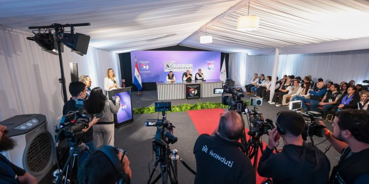 TSJE garantiza 12 horas de autonomía de las máquinas de votación