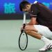Djokovic dice adiós, Zverev sufre y los hispanohablantes pasan de ronda en Shanghái