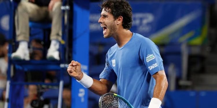 Dani Vallejo avanza a cuartos de final del ATP 500 de Tokio