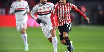 Estudiantes y Flamengo empatan sin goles, dejando la serie abierta