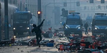 Italia endurece las penas por disturbios y amplía las facultades policiales sobre menores