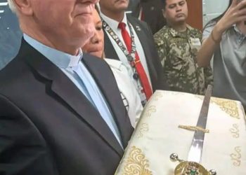 La espada de San Miguel Arcángel llega por primera vez a Paraguay