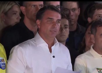 Flávio Bolsonaro dice que pedirá «anulación» de elecciones en Brasil