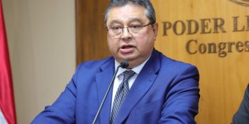Leite: «pasamos del gigante que renació a una economía de guerra»