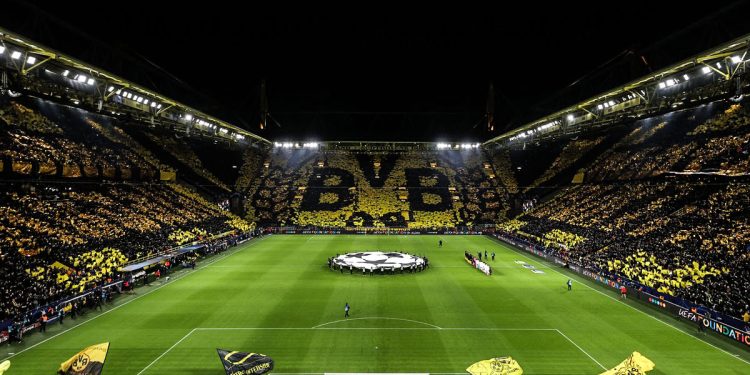 Borussia Dortmund premiará a los aficionados que no usen el celular durante los partidos