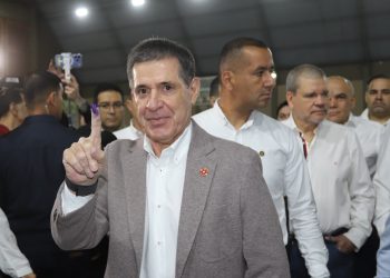 Cartes, tras votar: «este es el momento que nos pertenece, poder elegir»