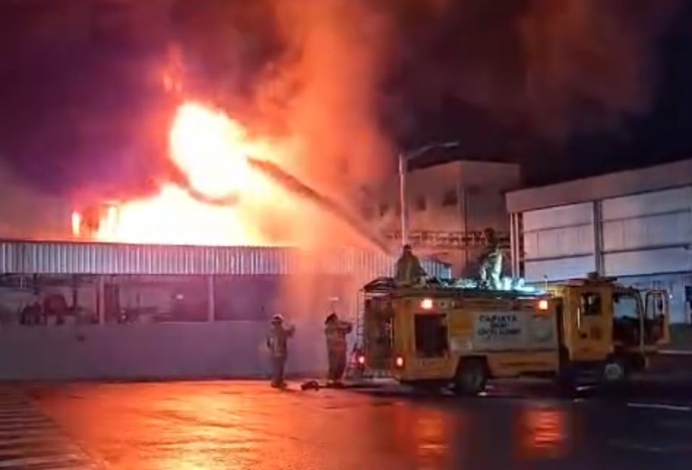 Imagen de la cobertura: Incendio afecta a planta farmacéutica en Ypané