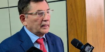 Comisión archivó proyectos antiguos y avaló aumentos graduales para mediadores
