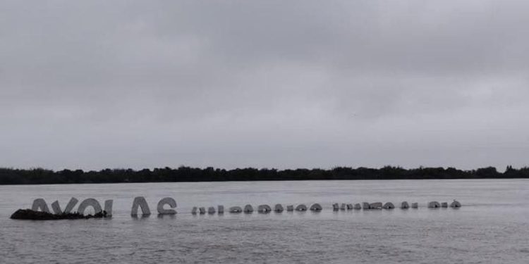 Crecida del Paraná: 169 familias son evacuadas en Ayolas y temen que la cifra llegue a 800