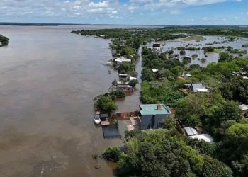 Ñeembucú: unas 200 familias fueron evacuadas por la crecida del río Paraná