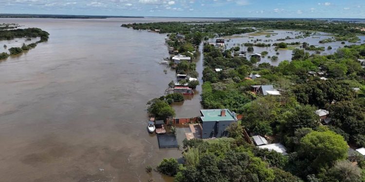 Ya son más de 4.300 familias afectadas por inundaciones y crecidas