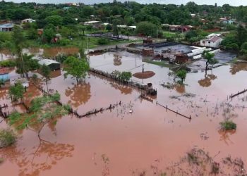 Inundaciones en San Juan Nepomuceno obligan a familias a abandonar sus viviendas