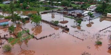 Inundaciones en San Juan Nepomuceno obligan a familias a abandonar sus viviendas