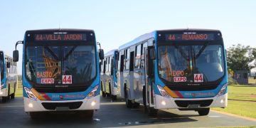 Transportistas del área metropolitana exigen al Estado saldar deudas y unificar el pasaje