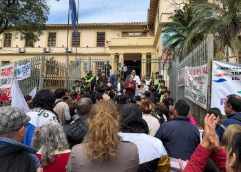 Trabajadores de la salud reclaman reajuste salarial del 50% para todos los funcionarios