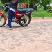 Caacupé: adolescente perdió un brazo tras enredarse su ropa en la rueda de una moto