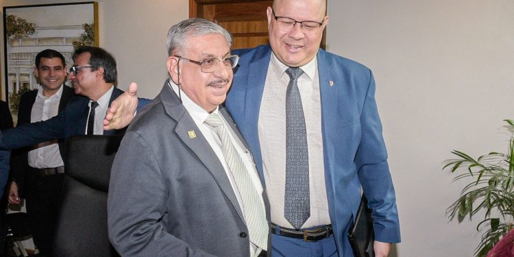 Salud prometió «borrón y cuenta nueva» con sus proveedores a partir de 2027