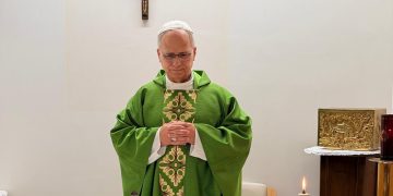 El Vaticano publica las primeras fotos del Papa León XIV tras su intervención quirúrgica