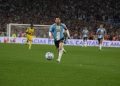 Messi se despide de la Albiceleste con 126 goles, el último de penal, y muchas emociones