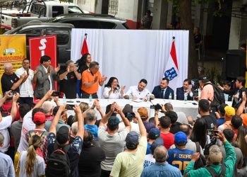 Sindicato de trabajadores de la Municipalidad de Asunción advierten con huelga general