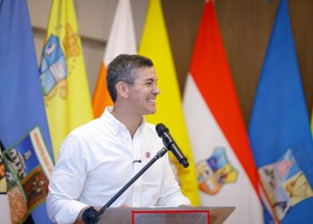 Peña descarta cambios en el BCP y atribuye cuestionamientos a intereses mediáticos, comerciales y políticos