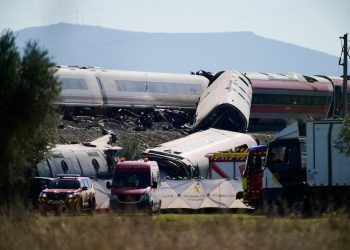 Tragedia ferroviaria en España: cifra de fallecidos sigue en aumento