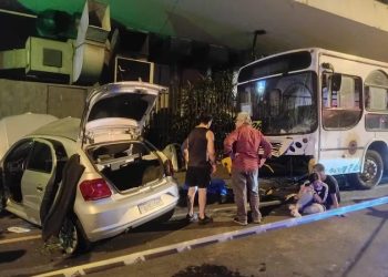 Choque entre bus y automóvil deja una fallecida en el centro de Asunción