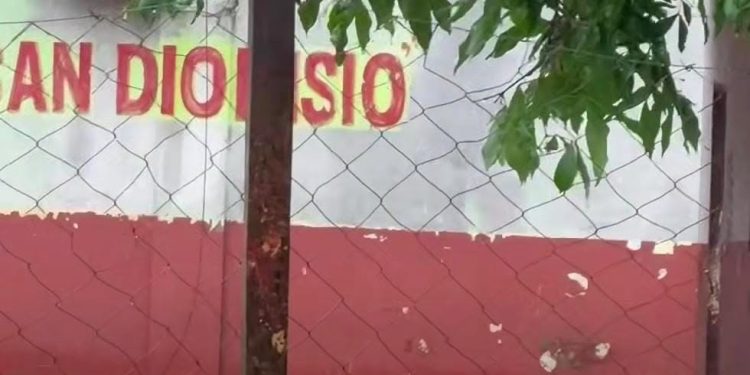 Inundación obliga a suspender clases en una escuela de Ciudad del Este
