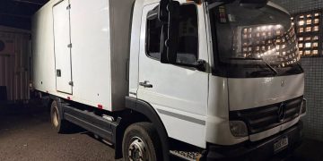 Incautan un camión paraguayo cargado con droga en un depósito de Foz
