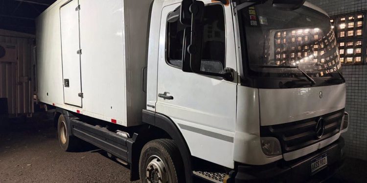 Incautan un camión paraguayo cargado con droga en un depósito de Foz