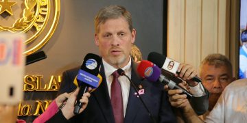Senador pide prudencia y afirma que el BCP respondió satisfactoriamente al Senado
