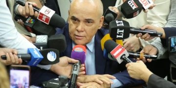 «La política es el arte de que las vacas puedan volar»