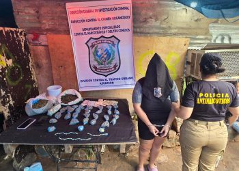 Detienen a una mujer y decomisan más de 2.000 dosis de droga en Zeballos Cué