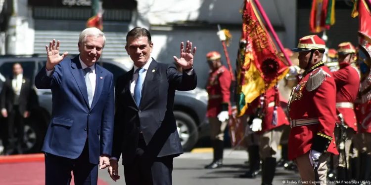 Tras 71 años, un presidente chileno visita Bolivia