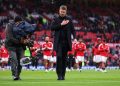 Carrick sigue como entrenador del Manchester United, pese a racha negativa