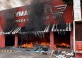 Incendio consume exsupermercado abandonado