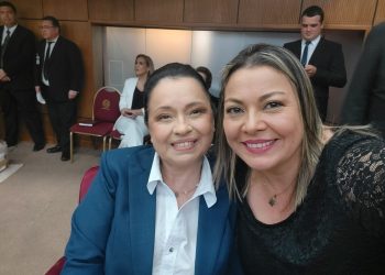 Yolanda a Zenaida: «está usando el Parlamento como aguantadero»