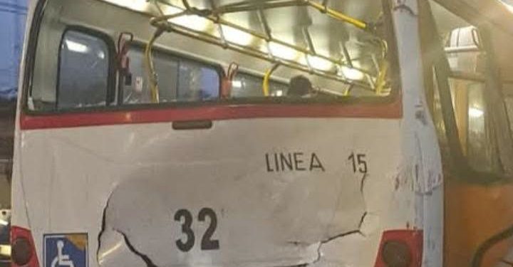 Trágico choque múltiple en Ñemby deja dos fallecidos y 18 heridos