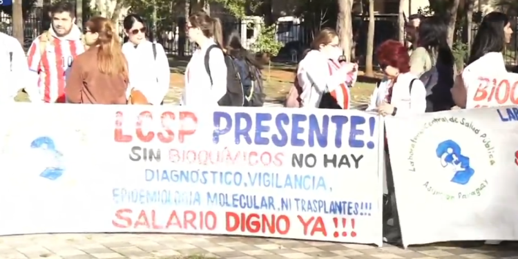Paro de bioquímicos por 72 horas; reclaman insumos y salarios congelados