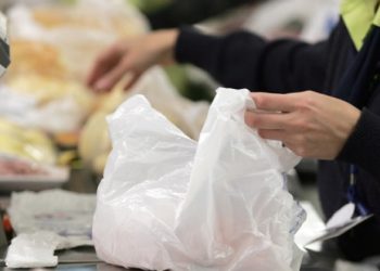 Diputados plantean que las bolsas con logotipos corporativos sean gratuitas
