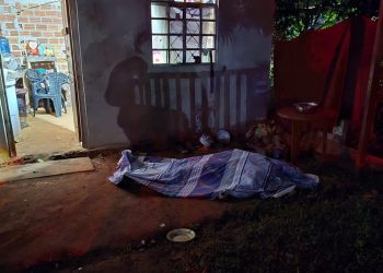 Investigan si menor apuñaló fatalmente a su padrastro para defender a a su madre