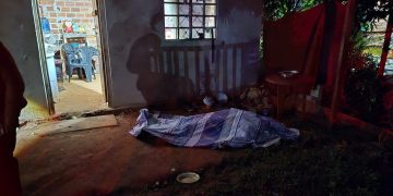 Investigan si menor apuñaló fatalmente a su padrastro para defender a a su madre