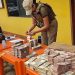 Incautaron más de USD 300 mil ocultos en ambulancia que salió de la casa de fiscal boliviano