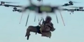 Ucrania evacuó por primera vez a un soldado herido con un dron