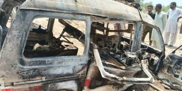 10 muertos por explosión de bombona de oxígeno en una ambulancia en Pakistán