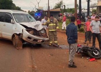Motociclista murió tras chocar contra furgoneta conducida por una adolescente