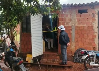 Hallaron muerto a un hombre con golpes en la cabeza y su hijo es detenido