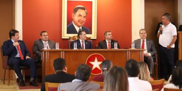 Senadores de la ANR ratifican lealtad a Horacio Cartes y apoyo a precandidatura de Alliana