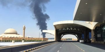 EE. UU. ordena la evacuación de su embajada en Arabia Saudita por ataques de los hutíes