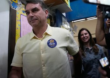 Estados Unidos otorgará visas a Flávio Bolsonaro y a su familia